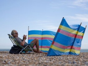 准确日期的热浪地图显示，英国将比巴塞罗那更热，气温将达到30摄氏度